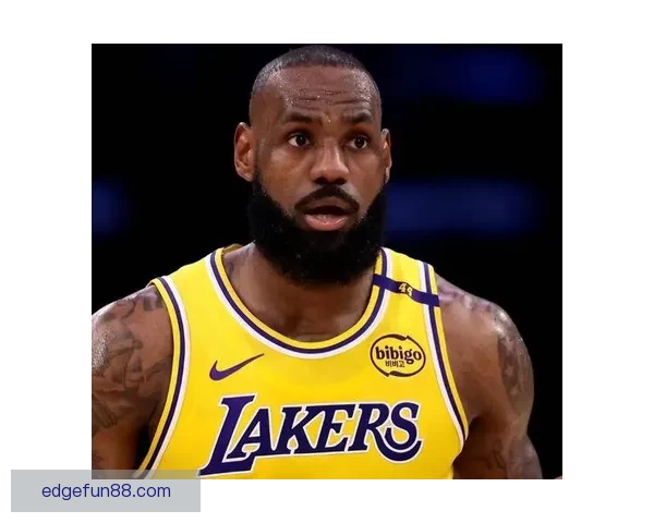 41岁勒布朗差1篮板创三双纪录却遭争议判罚 湖媒怒批裁判判决荒谬